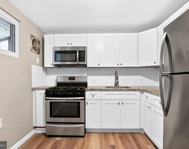 3225 Gaul Street - Photo Thumbnail 5