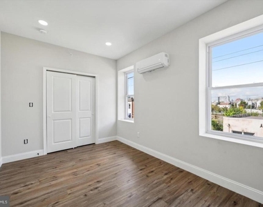 1921 N 2nd Street - Photo Thumbnail 5