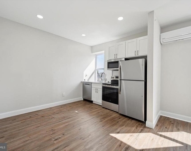 1921 N 2nd Street - Photo Thumbnail 2
