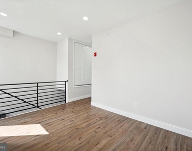 1921 N 2nd Street - Photo Thumbnail 3