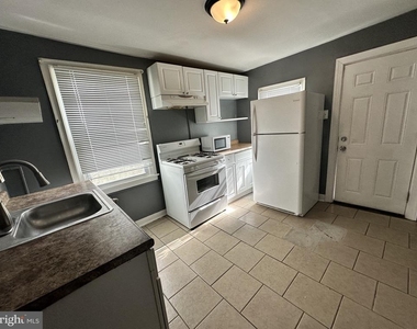 4711 Hawthorne Street - Photo Thumbnail 3