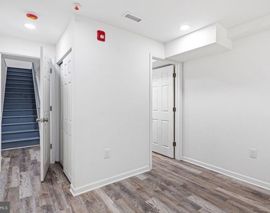 1219 W Butler Street - Photo Thumbnail 5
