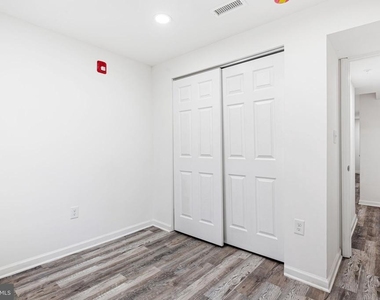 1219 W Butler Street - Photo Thumbnail 7