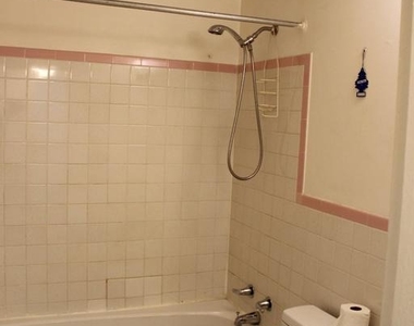 515 Foster Street - Photo Thumbnail 6