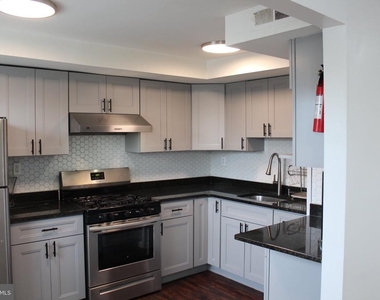 515 Foster Street - Photo Thumbnail 2