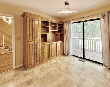 106 Montrose Drive - Photo Thumbnail 21