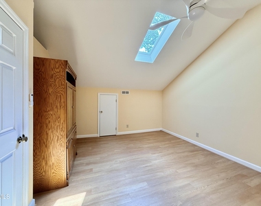 106 Montrose Drive - Photo Thumbnail 58
