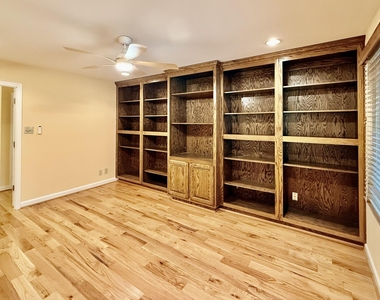 106 Montrose Drive - Photo Thumbnail 26