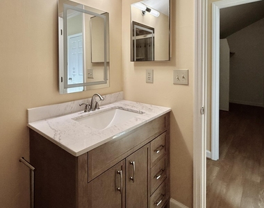106 Montrose Drive - Photo Thumbnail 55