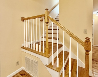 106 Montrose Drive - Photo Thumbnail 48