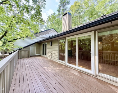 106 Montrose Drive - Photo Thumbnail 11