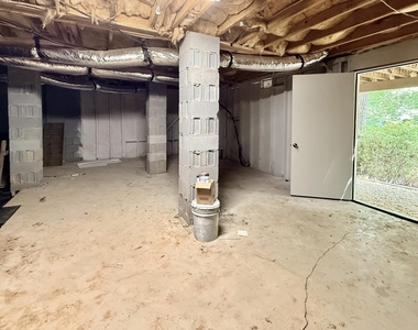 106 Montrose Drive - Photo Thumbnail 56