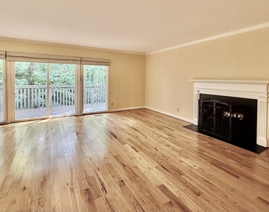106 Montrose Drive - Photo Thumbnail 15