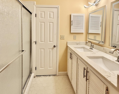 106 Montrose Drive - Photo Thumbnail 45