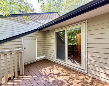 106 Montrose Drive - Photo Thumbnail 13