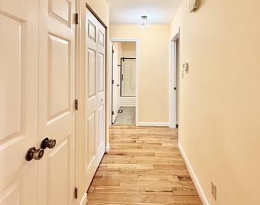 106 Montrose Drive - Photo Thumbnail 27