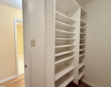 106 Montrose Drive - Photo Thumbnail 43