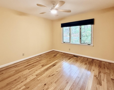 106 Montrose Drive - Photo Thumbnail 29