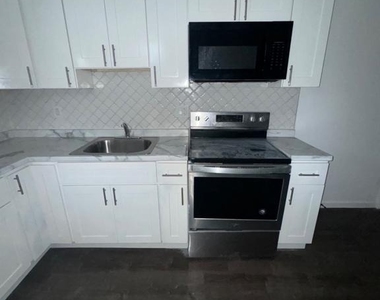 3146 Custer Street - Photo Thumbnail 6