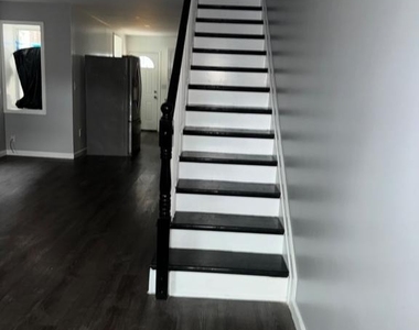 3146 Custer Street - Photo Thumbnail 3