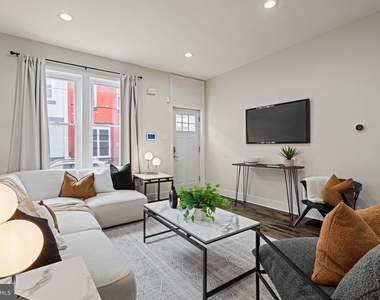 1331 N Newkirk Street - Photo Thumbnail 2
