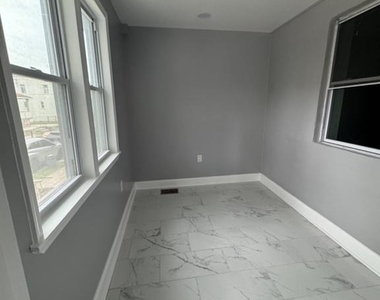 2604 S Holbrook Street - Photo Thumbnail 2