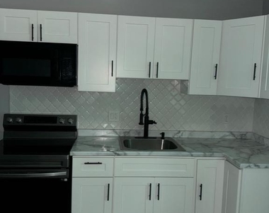 2602 S Holbrook Street - Photo Thumbnail 8