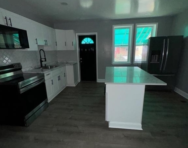 2602 S Holbrook Street - Photo Thumbnail 7