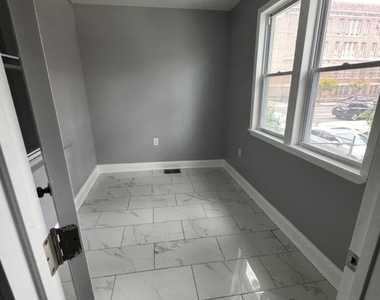 2602 S Holbrook Street - Photo Thumbnail 2