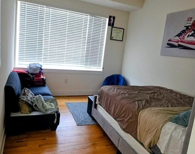 1003 N Bodine Street - Photo Thumbnail 7