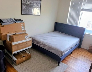 1003 N Bodine Street - Photo Thumbnail 9