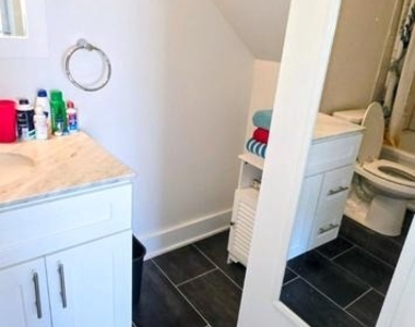 1003 N Bodine Street - Photo Thumbnail 5
