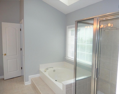 9801 Goodrum Court - Photo Thumbnail 12