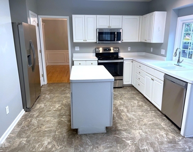 9801 Goodrum Court - Photo Thumbnail 7