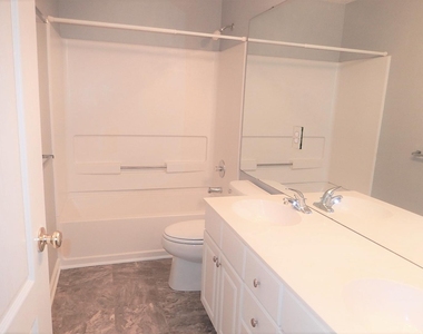9801 Goodrum Court - Photo Thumbnail 17