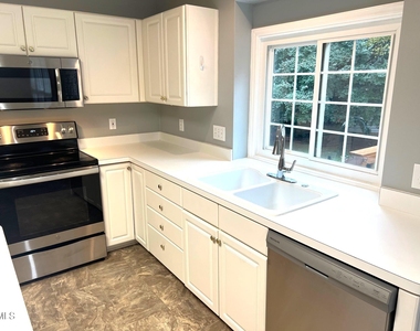 9801 Goodrum Court - Photo Thumbnail 6