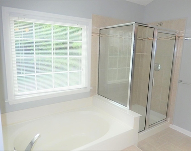 9801 Goodrum Court - Photo Thumbnail 13