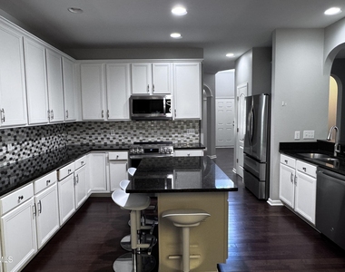 2503 Beckett's Ridge Drive - Photo Thumbnail 6