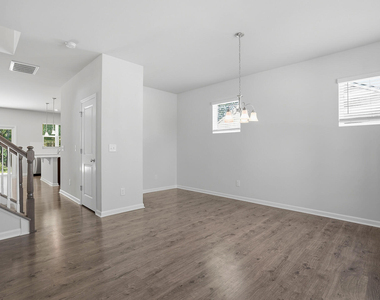 1425 Haltwhistle Street - Photo Thumbnail 4