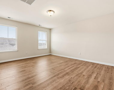 2417 Historic Circle - Photo Thumbnail 19