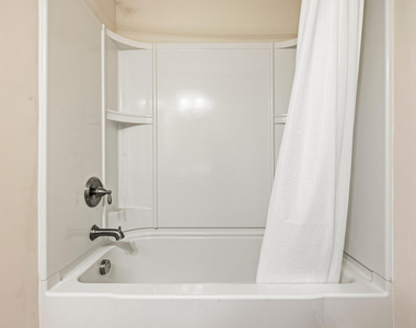 2417 Historic Circle - Photo Thumbnail 32