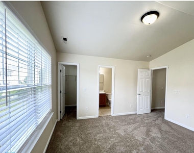 5403 Danube Lane - Photo Thumbnail 23