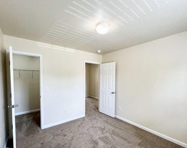 5403 Danube Lane - Photo Thumbnail 18