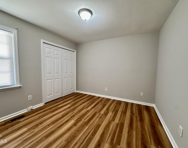 1008 Henchman Court - Photo Thumbnail 16