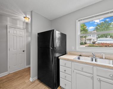 4425 Roller Court - Photo Thumbnail 6