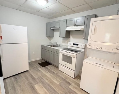 906 Argus Street - Photo Thumbnail 4