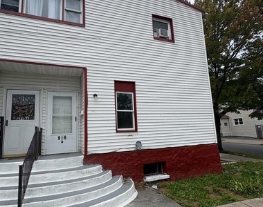 906 Argus Street - Photo Thumbnail 1
