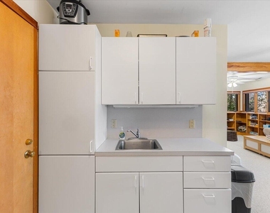108 Campbell Lane - Photo Thumbnail 7