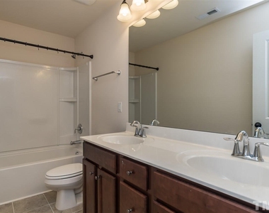 201 Begen Street - Photo Thumbnail 13