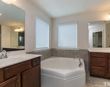 201 Begen Street - Photo Thumbnail 18